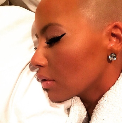 XXX imnotcorrect:  wocinsolidarity:  Amber Rose photo