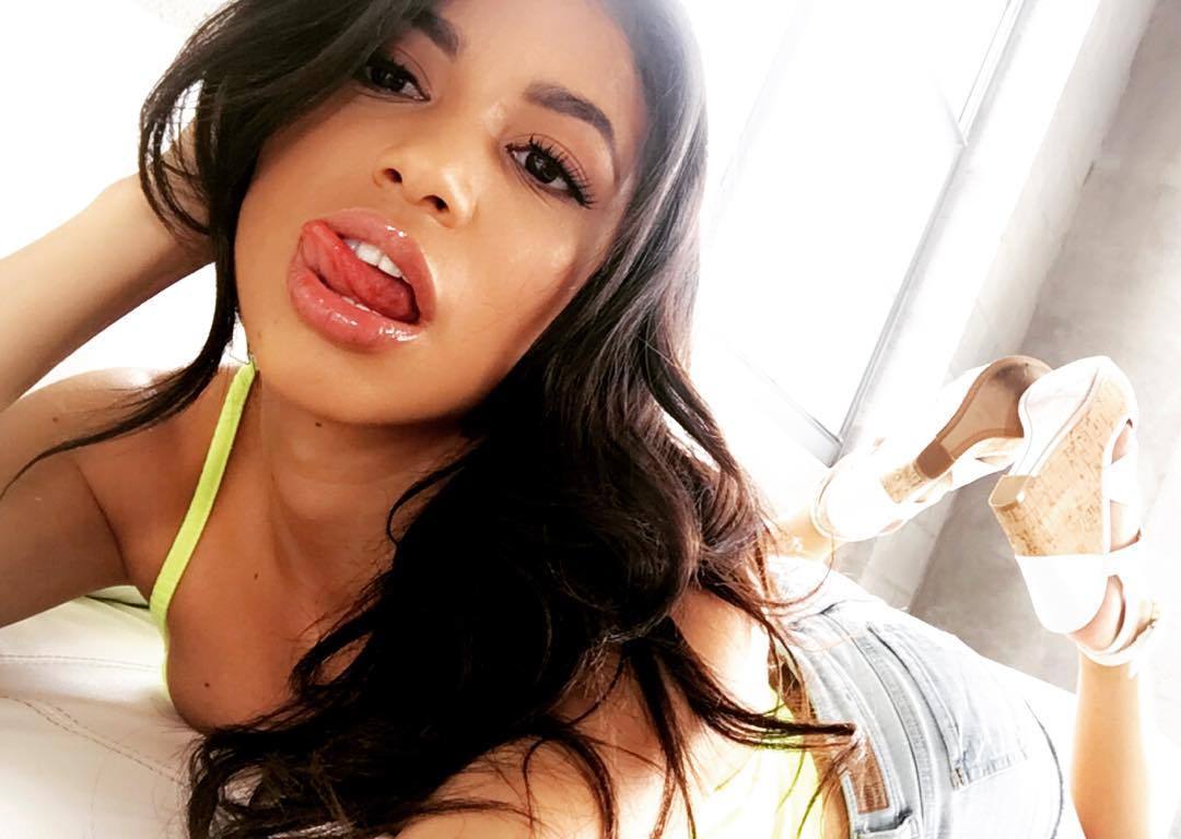VERONICARODRIGUEZ.COM @vrodproductions @vr by teamvrod