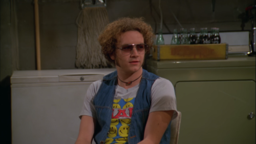  Steven Hyde in Every Episode → 1.19 - Prom Night 