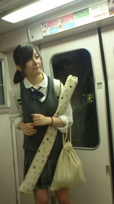 bite:  大阪の電車内で盗撮されて逆さ撮りでパンツ晒されてるこのJKが可愛いすぎるｗｗｗ - みんくちゃんねる
