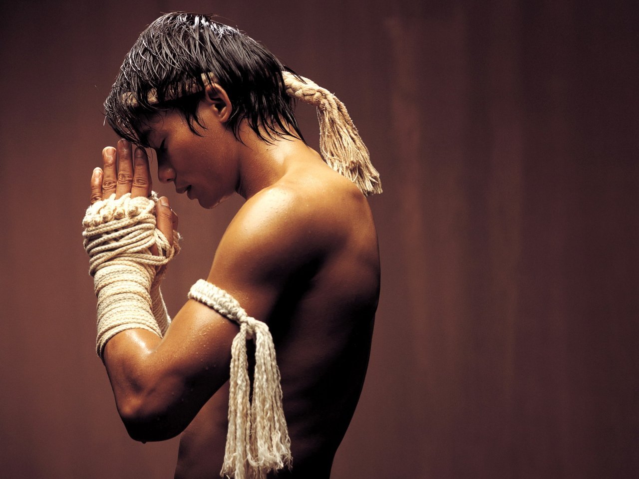 beam-meh-up-scotty:  Yes!!!   Tony jaa is a monster!!!!
