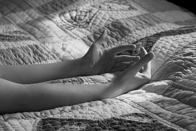 youknowit-hurts:   ☽ sad b&amp;w blog ☾