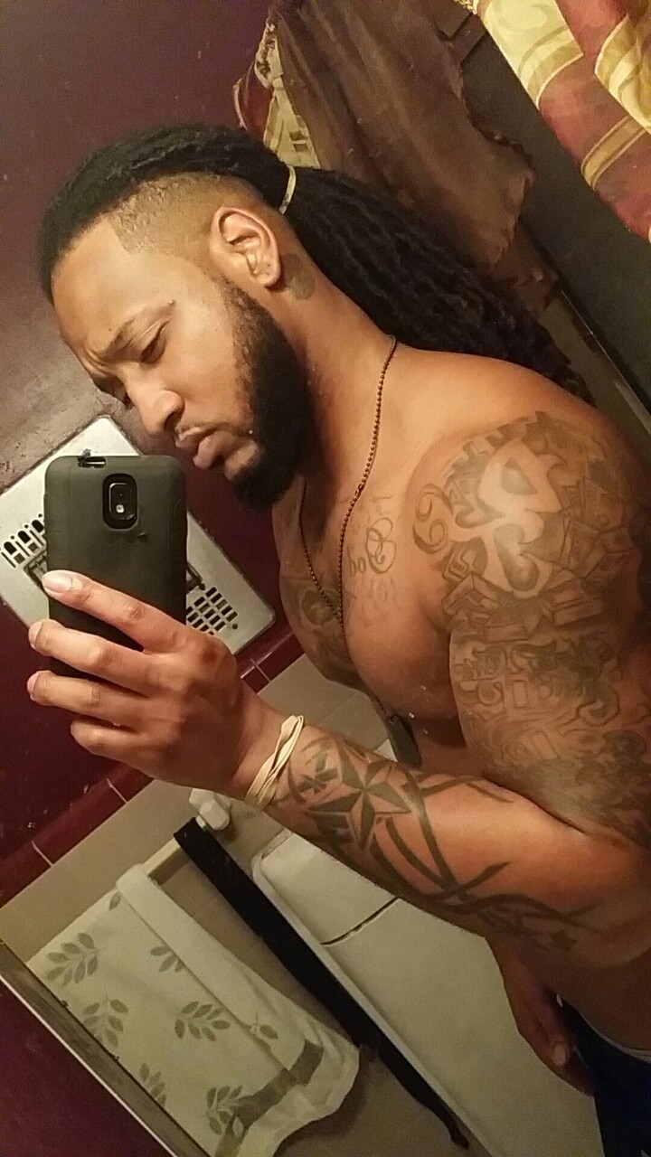 bgcola:  tattedsavage88:Slim submission  Lord!!!!! There’s a GOD!!