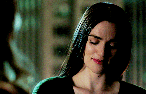 alina-aleksanders:Lena Luthor in every episode ♡ 5x01