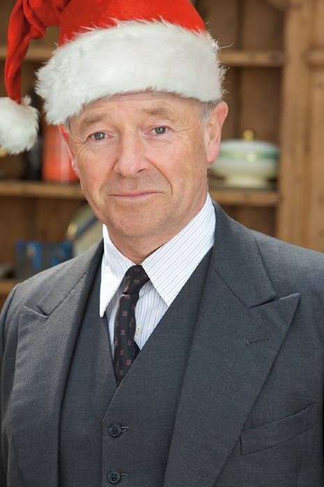 britishdetectives:DCS Foyle knows if you’ve been naughty or nice…