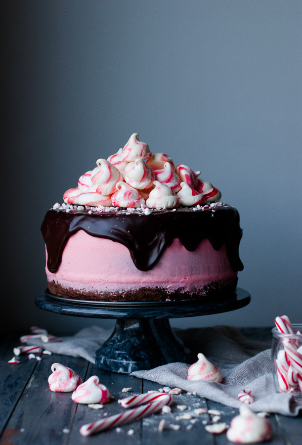 sweetoothgirl:    Chocolate Peppermint Holiday Cake   