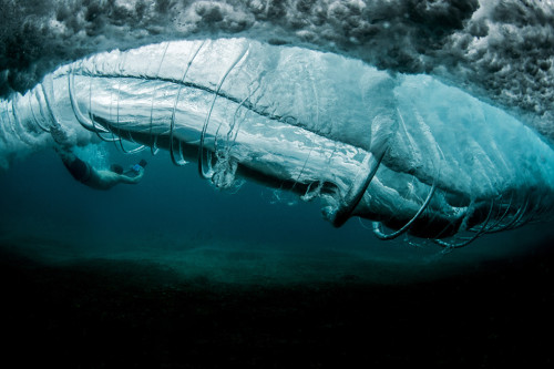 inmysparetime13:  trirunner320:  bobbycaputo:  A Black and Blue Life: A Coal Miner Becomes a Photographer of Exquisite Waves and Seascapes  Australian photographer Ray Collins first picked up a camera in 2007 and used it to photograph his friends surfing