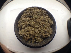 burninggreen:Full grinder is a stoners best