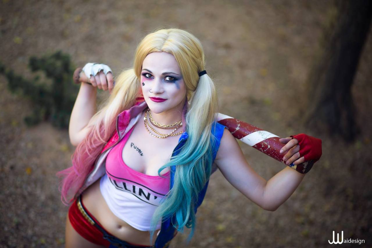 queens-of-cosplay:  Harley QuinnCosplayer:   ESKJ Shoes &amp; Art  Photographers:  