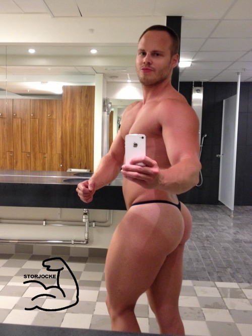 storjocke:Gotta keep them muscles BIG! Gluteus got to be maximus! A thong at the gym is the perfect 