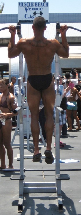 insidethelockerroom:  Black posing trunks.