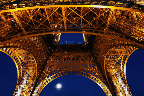 The Eiffel Tower by night IIParis | Europe