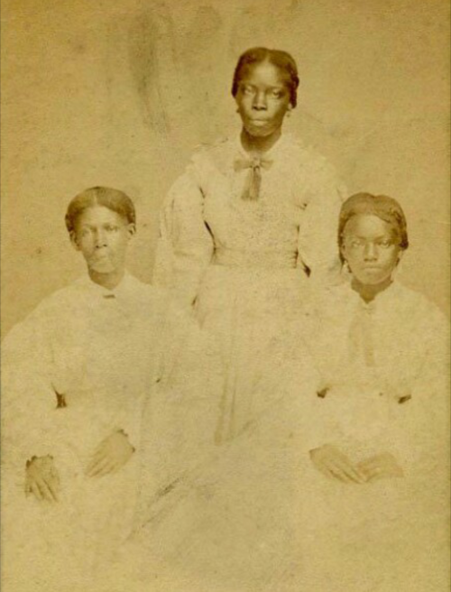 southcarolinamermaid:Rare Victorian images of African American ladies, c. 1850s-1880s.