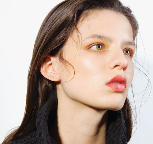 messgala:  Liza by Nicolas Coulomb