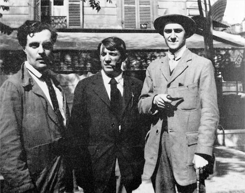 art-isthe-art:    Modigliani, Picasso and André Salmon in front the Café de la Rotonde, Paris   1916    