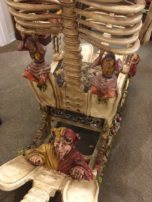 shiftythrifting:Y’all. I found it. The crown jewel of shifty finds. This is the chariot that I’ll ri