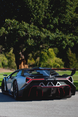 italian-luxury:  Lamborghini Veneno | Lamborghini | Source The $ 4,500,00 bull goes from 0-60 in 2.8 seconds. Top speed of 221 mph. 750 hp  equipped and lots of carbon fiber.City mpg is 10 and Highway is 16mpg. Although if you can afford to buy one,