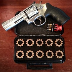 chaos-explorer:  Love my Smith &amp; Wesson 617 