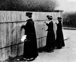 feminismohoy:  El feminismo de antes era el que valía la pena, ese que era pacifico,