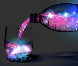 mymodernmet:  Glow-in-the Dark Aurora Borealis Cocktail