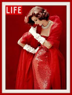 Suzy Parker wearing Norell Photo by Milton