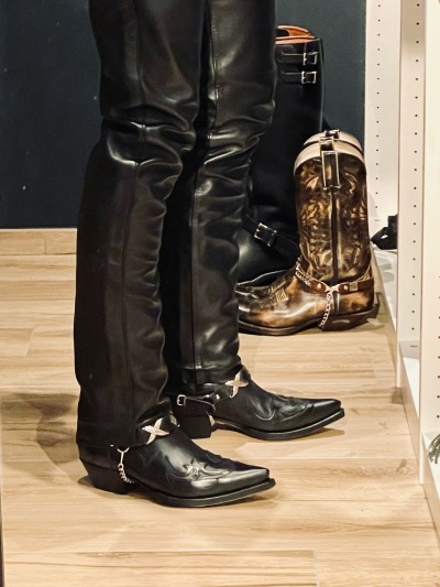 I got my new sendra boots today. All black leather... - Tumbex