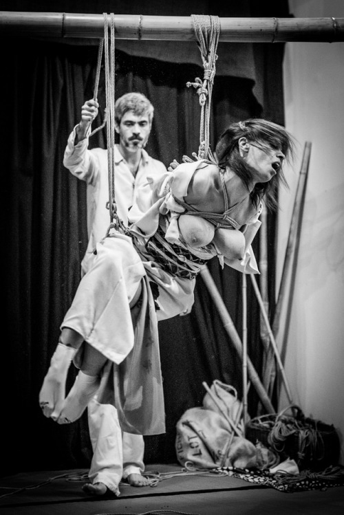 Performing @ Place des cordes Lyon - Dec 2017In ropes : @tykarsPics : Pyrrhuswww.ropesession.com