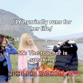 yoojeongsunbae:Someone save teacher Sana