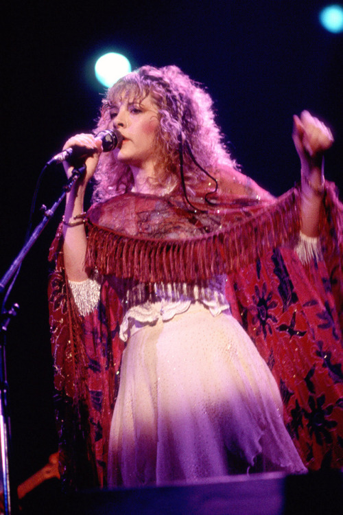 stevie-nicks-daily: ‘The Wild Heart Tour’, Chicago, IL - July 18, 1983.