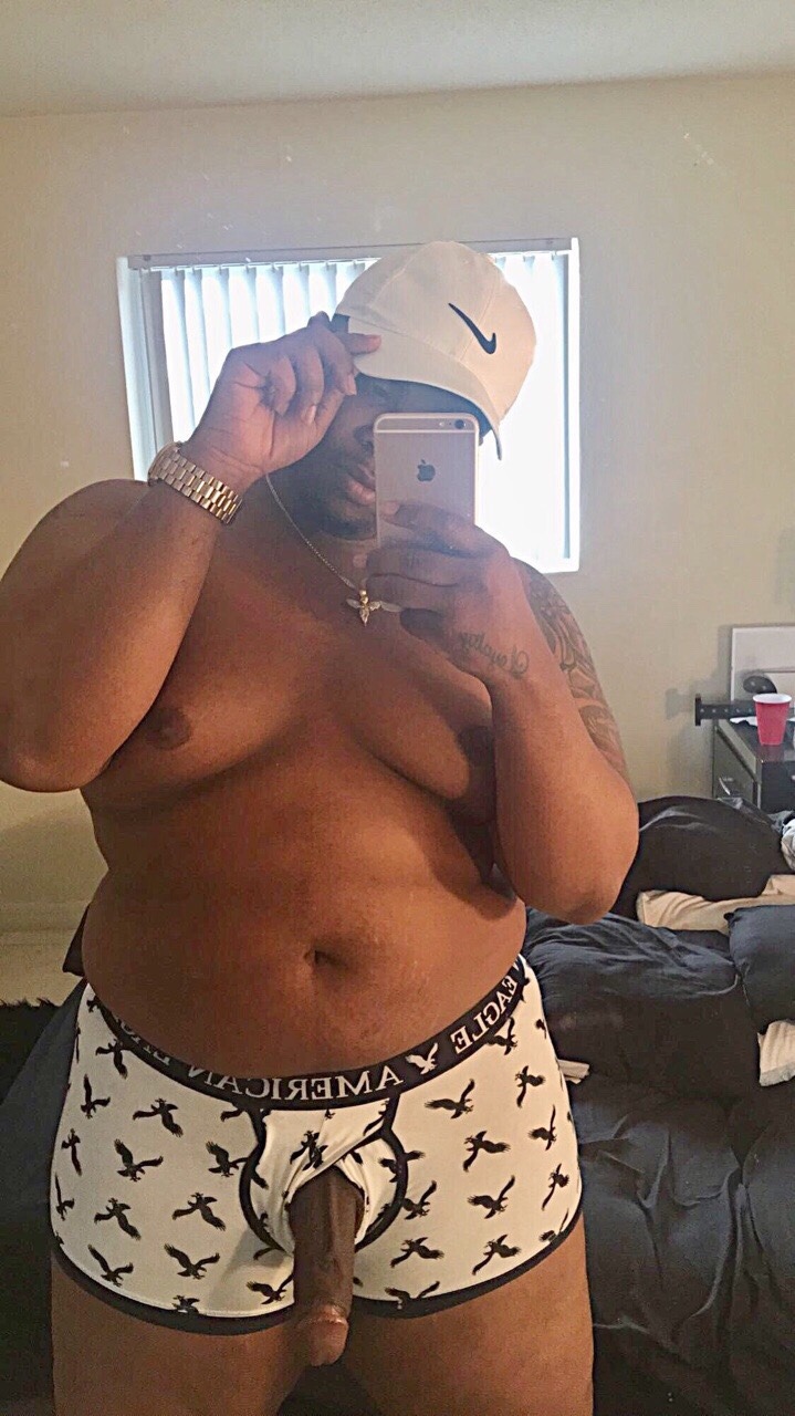 issachub:  SO FUCKIN THICK 🤤