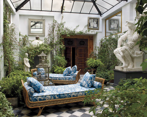 architectura: Home of Lorenzo Castillo 1960s Jansen daybeds upholstered in a Madeleine