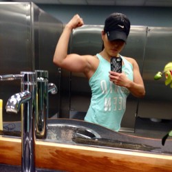 Happy #FlexFriday #FitFam! (at Refinery - Voted BEST GYM!)
