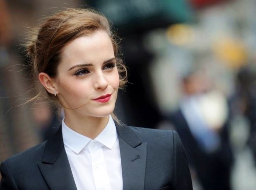 the-inspired-lesbian: black-spiders: Emma Watson suits up for Late Show with David Letterman.Saint L