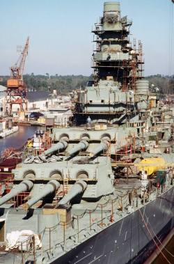 capewolfe:Sept 17, 1987: Scaffolding surrounds the superstructure of the Wisconsin, the ship is 50 percent complete at this time. She will be recommissioned in Oct of 1988. 