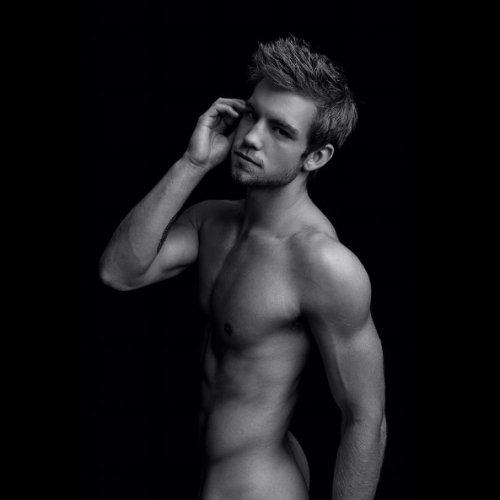 amazingmalenudity:Dustin McNeer
