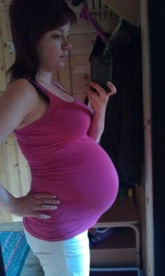 hotpreggosex:  Do you like my pic? Wanna