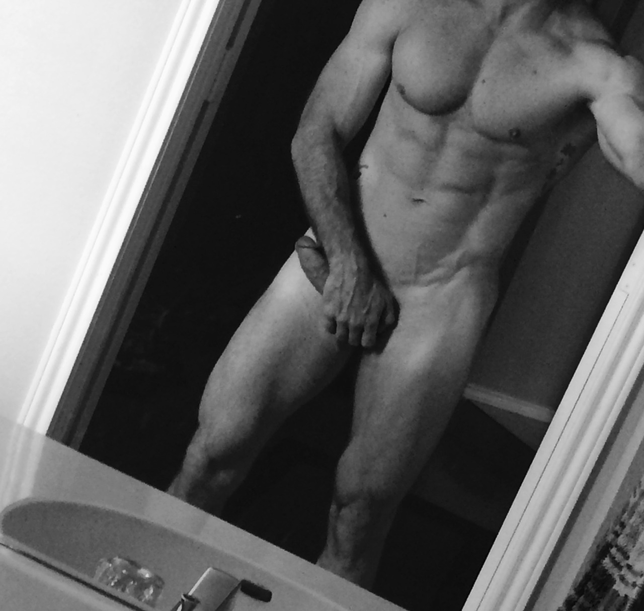 mydarkangel2pls:  dockshoals:  b&amp;w  GRRRRLLL😈💋❤️👅💦  hptals