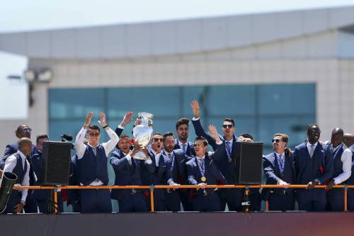 all-about-cr7 - The champions are welcomed in Lisbon, 11.07.16