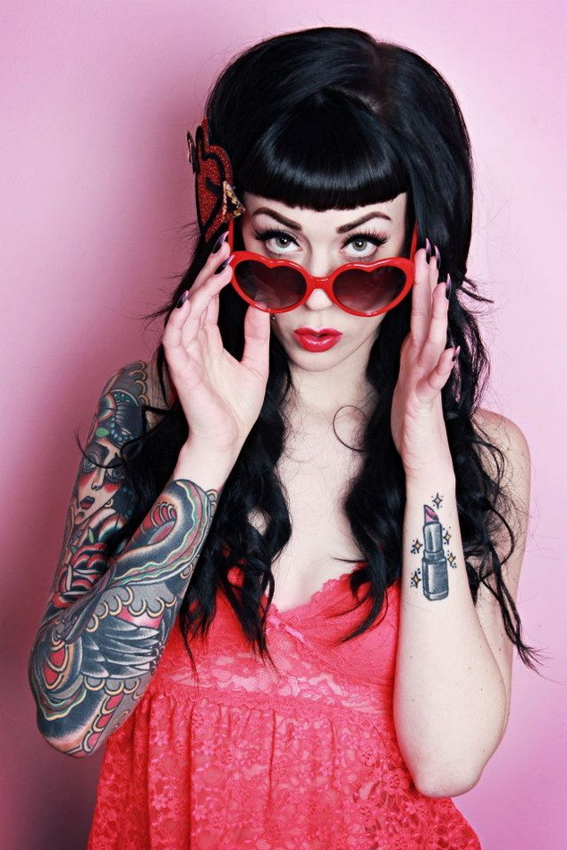 alt-dolls:  Alternative girl http://alt-dolls.tumblr.com/ 