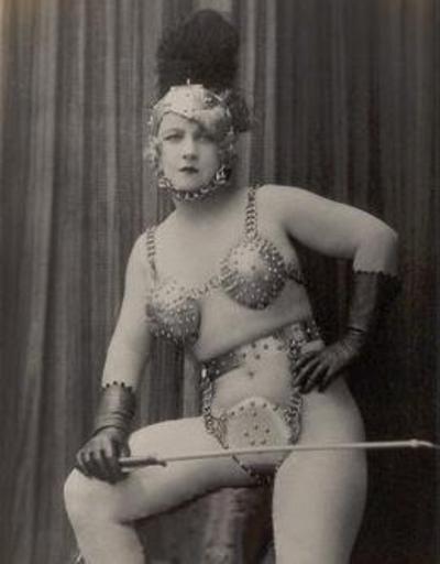 msmorganthorne:  professional—cunt:  Fetish wear 1920’s Source  