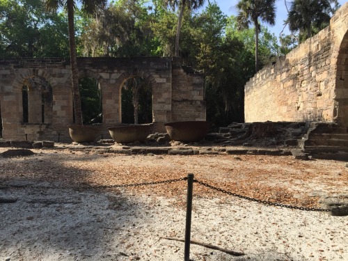 fuckyeahabandonedplaces:  Not necessarily abandoned but the old Sugar Mill Ruins in New Smyrna Beach, Fl