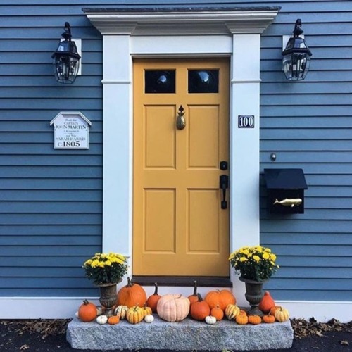 oldfarmhouse:: “Thank you @samanthapnelson for sharing your door with me/us!newenglandfineliving @in