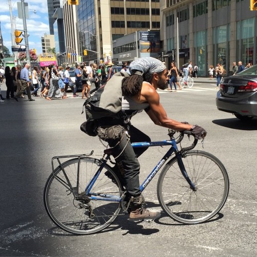 bikingtoronto: Another shot from yesterday. #yorkville #toronto #bikestyle #roadbike #biketo #urbanc