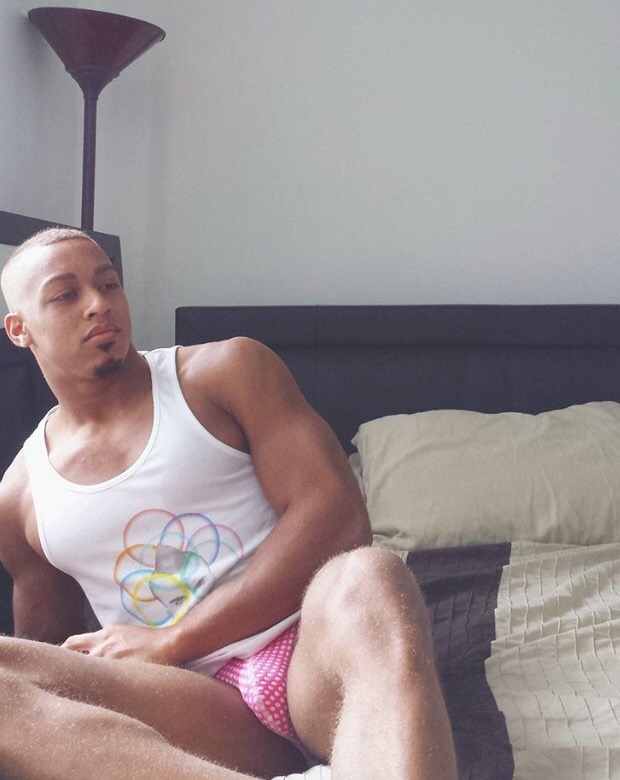 juseatthedamncake:  aworldofmenz:  A World of Menz  www.juseatthedamncake.tumblr.com/archive