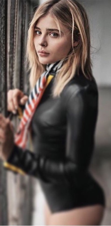 youngteensonly:  candidmaine:  Duuuude shes the best i love her paparazzi pictures!