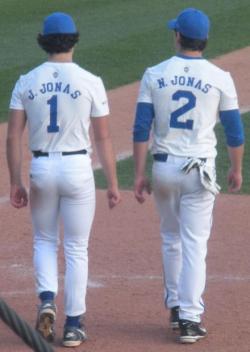 hotjock7:  Love those tight baseball pants 