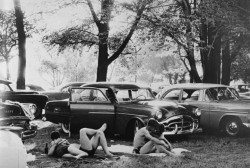 bordeaux1901:  Robert Frank photographs a teenagers picnic 