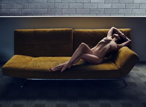 Porn arholmesphoto:Nude on yellow settee. With photos