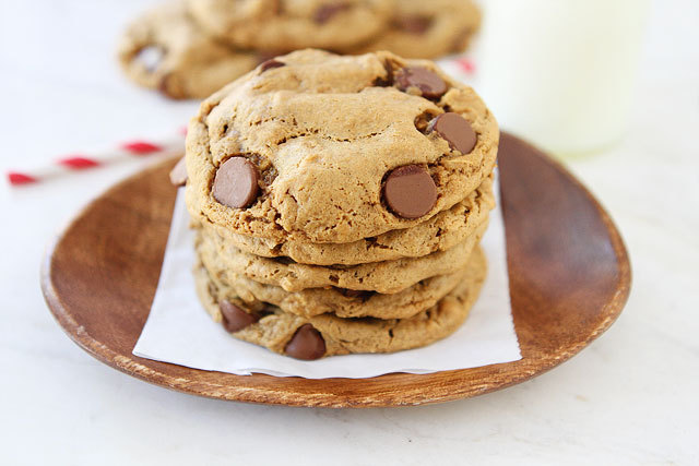 looksdelicious:  Flourless Peanut Butter Oatmeal Chocolate Chip Cookies