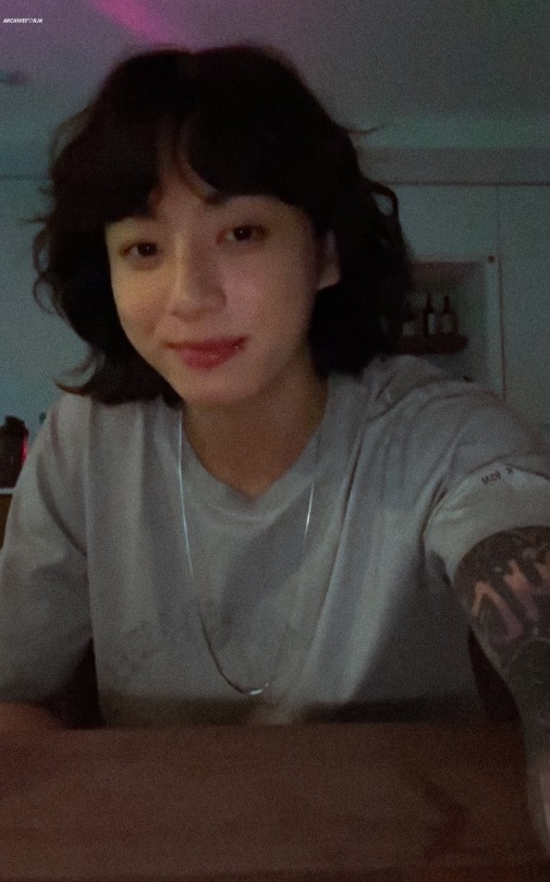 JUNGKOOKs LIVE: He Is Pretty!